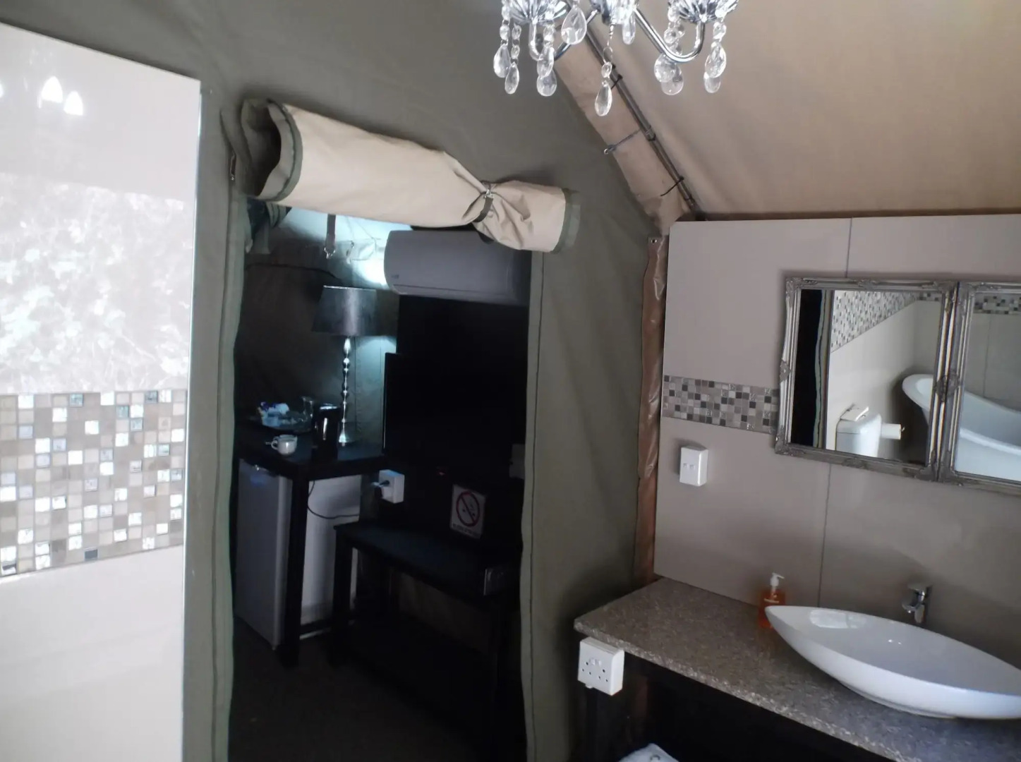 Old Mill Lodge, Working Ostrich Farm & Restaurant, Oudtshoorn