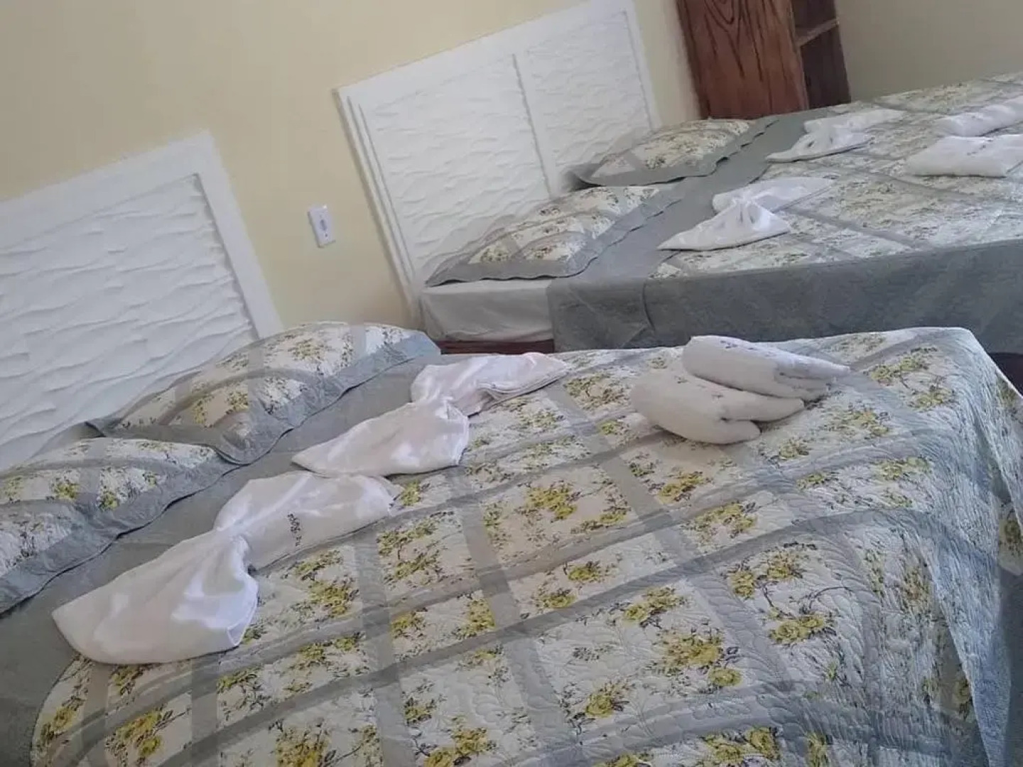 Belezas do Monte- Lá na Roça - Chalé & Suítes