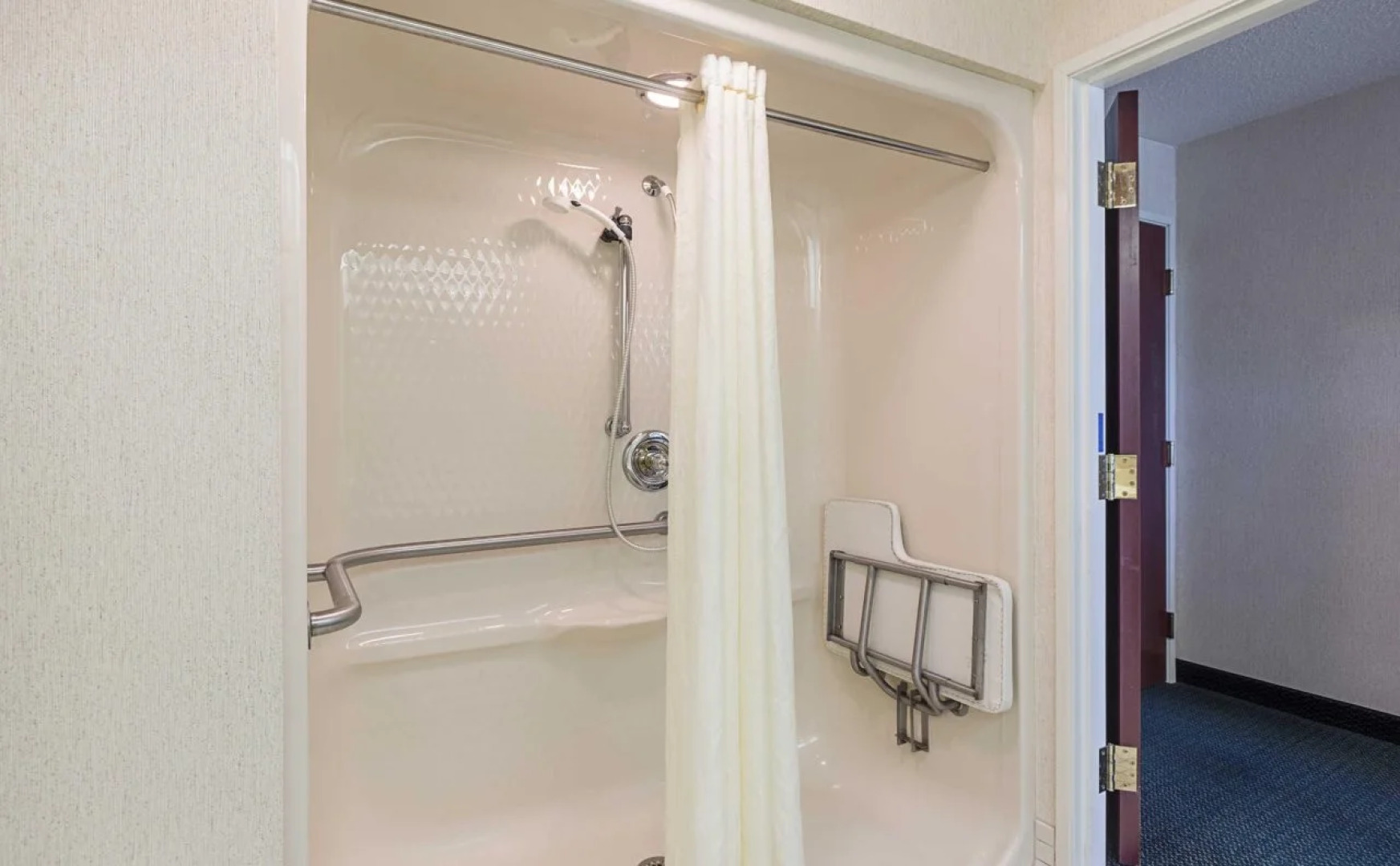 Sleep Inn & Suites Bay View Acme - Travers City