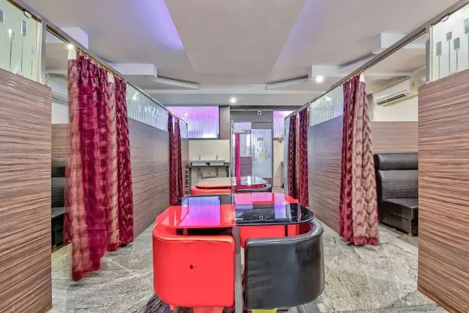 Nakshatra Comforts by OYO Rooms