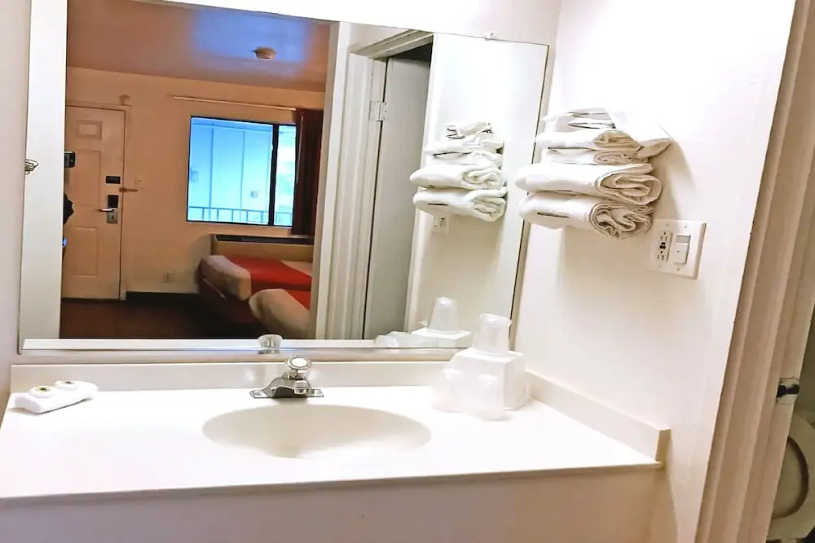 Motel 6 Cleveland East Macedonia