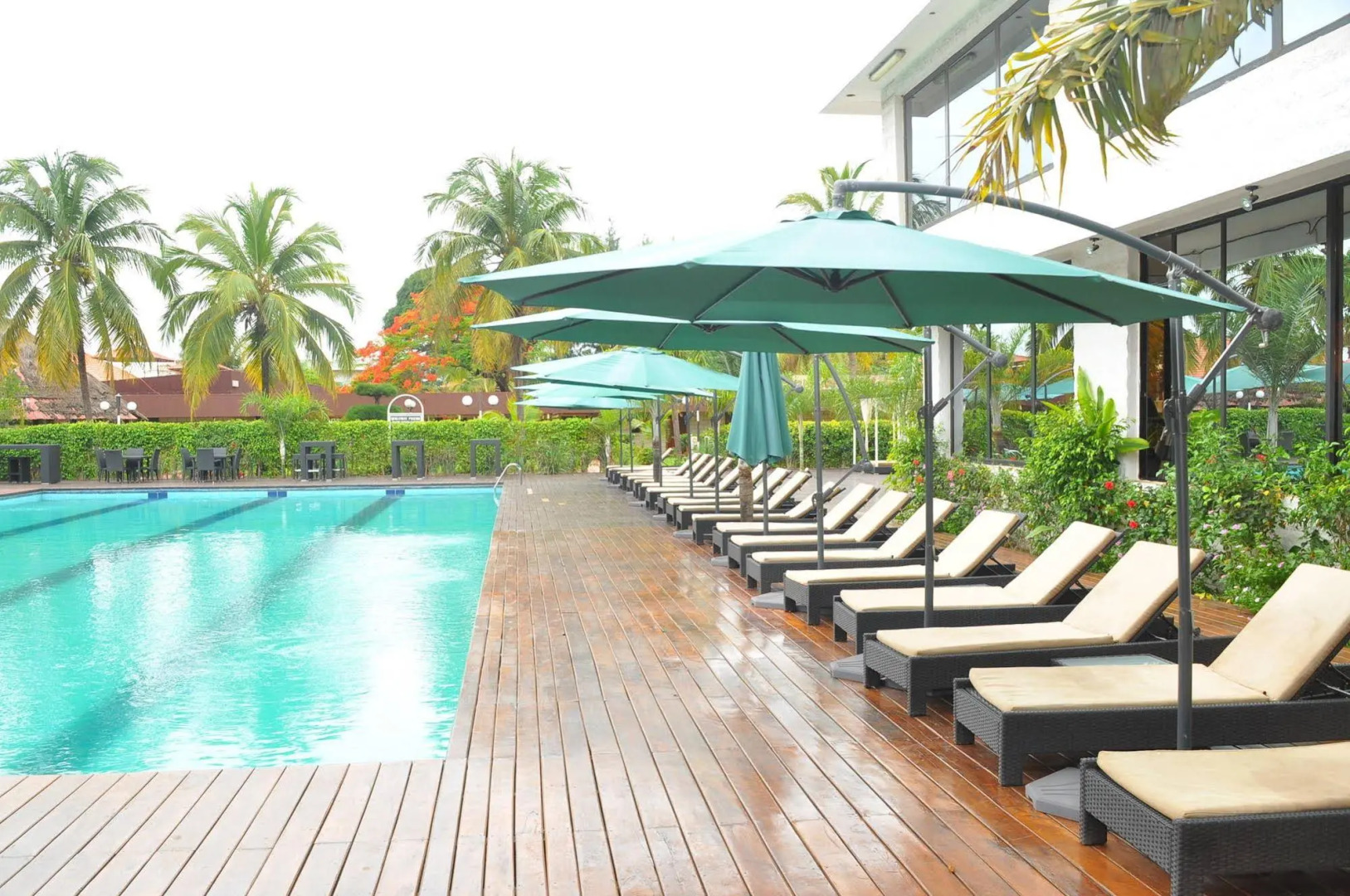 Отель Riviera Royal Hotel, Resort & Casino