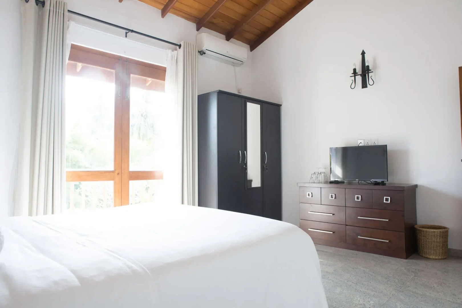 Villa White Queen Resort & Spa