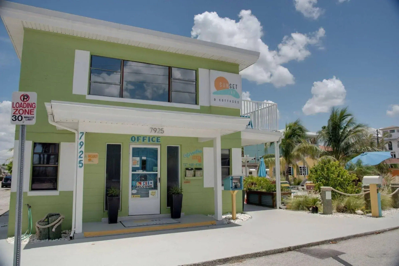 Sunset Inn & Cottages