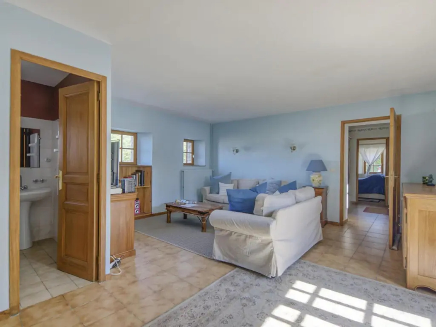 Characteristic holiday villa in Berigny with enclosed garden