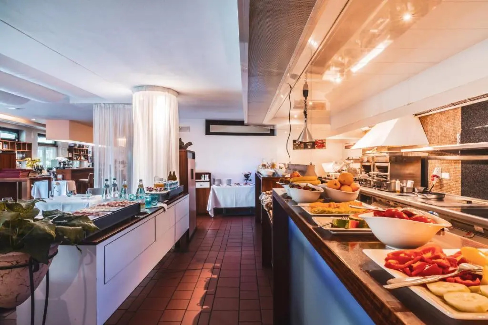 Hidalgo Suites & Restaurant