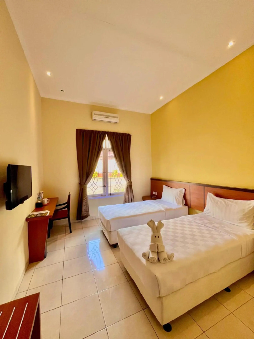 Emer One Tanah Datar