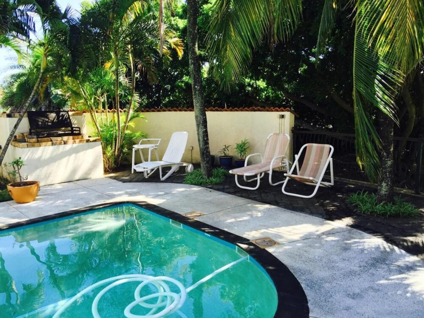 Apartment With one Bedroom in Calodyne, With Pool Access, Furnished Ga