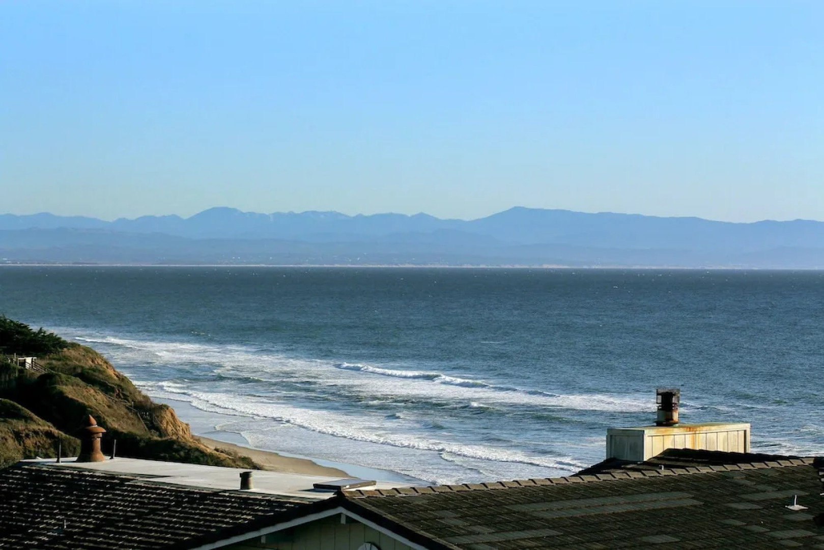 2br W/ Ocean Views - Steps To Beach 2 Bedroom Home