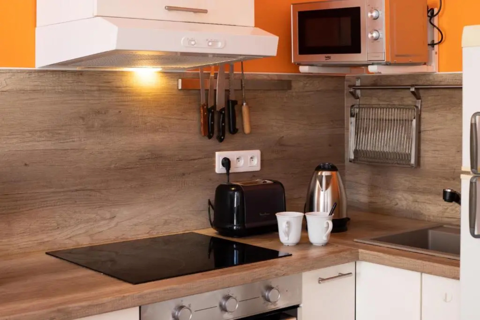 LA FONTAINE NEUVE-AVALLON-5 PERSONNES-1 CHAMBRE-3 LITS-parking-wifi