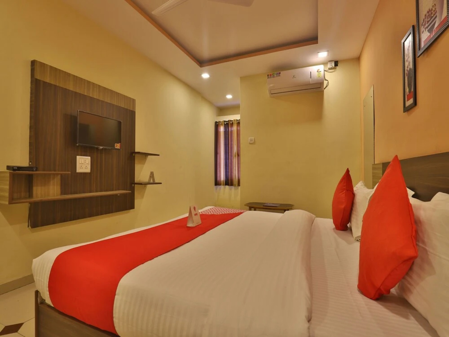 OYO 11867 Hotel Nilkanth Inn