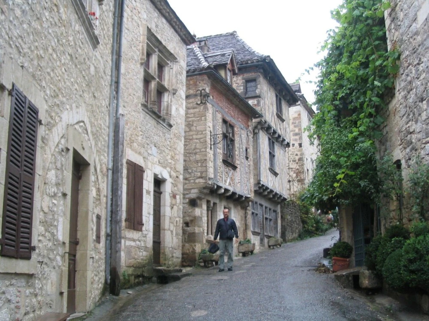 Lovely family home near St Cirq La Popie with private pool.