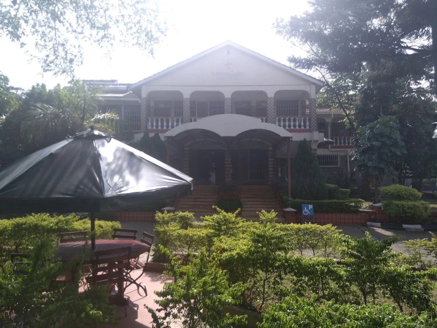 Le Savanna Country Lodge And Hotel