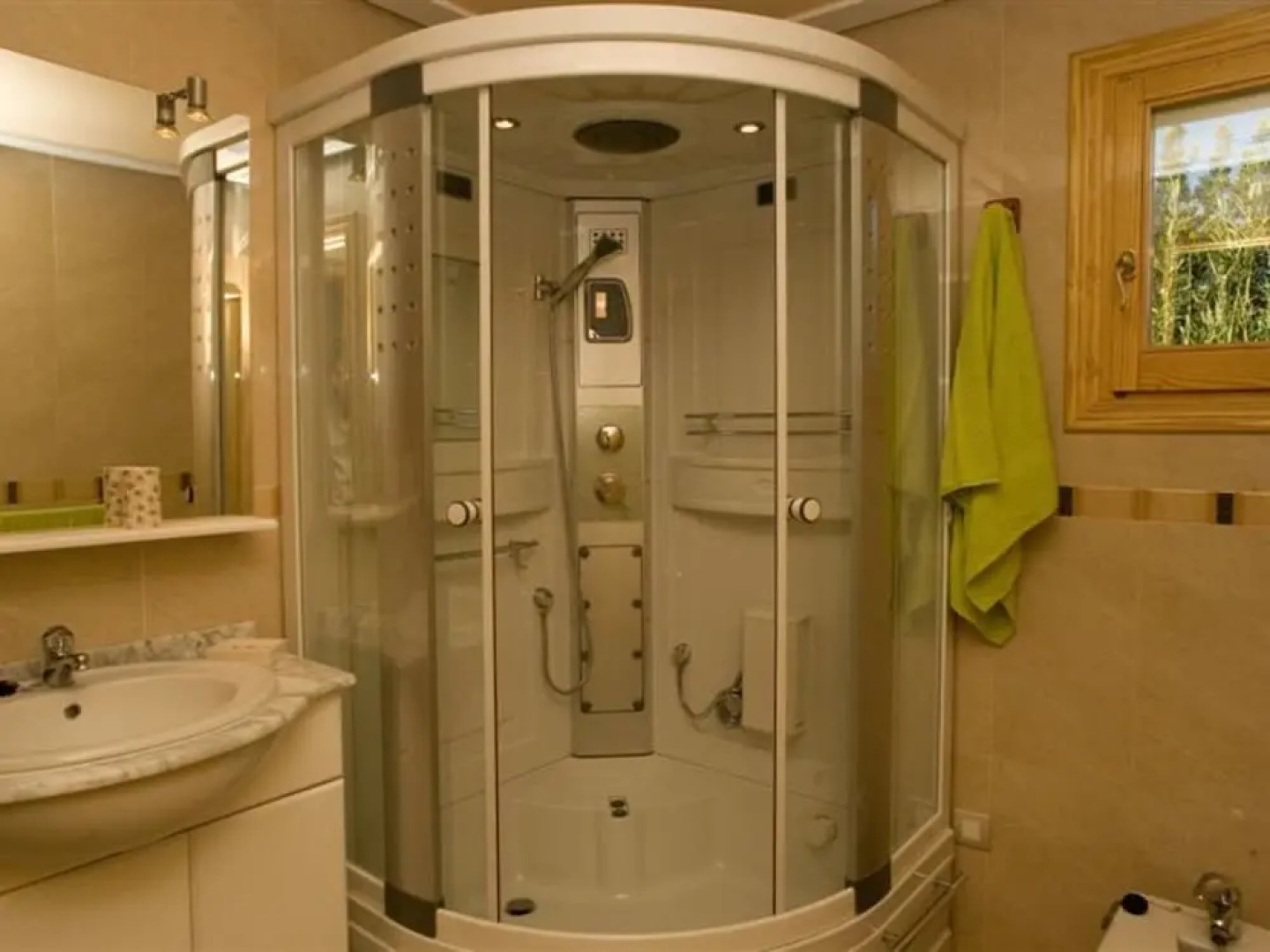 Quaint Villa with Jacuzzi in Sa Pobla