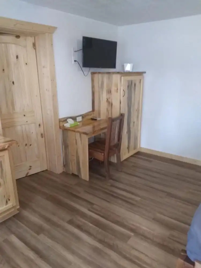 Kootenai Valley Motel