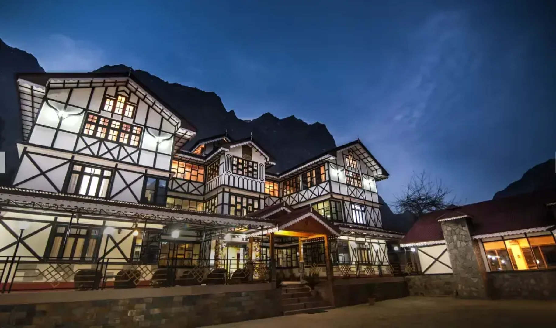 Etho Metho Hotel by RightClique