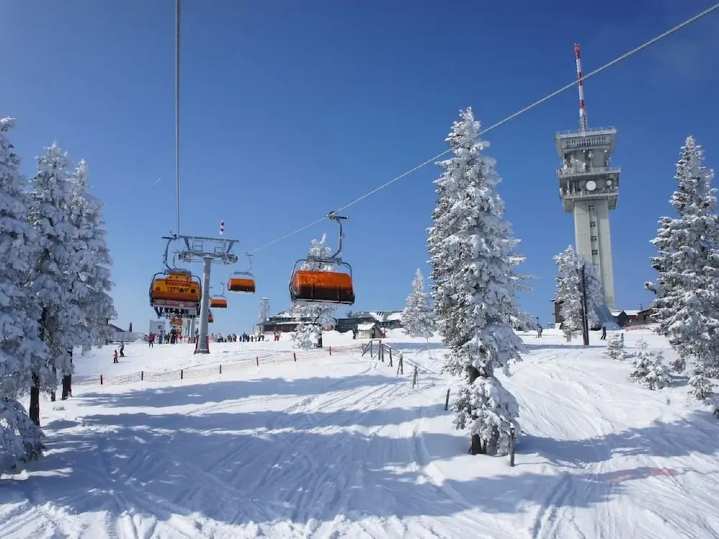 Apartment House in the Ore Mountains, Only 1km From the Valley Station / Loucná - Keilberg /