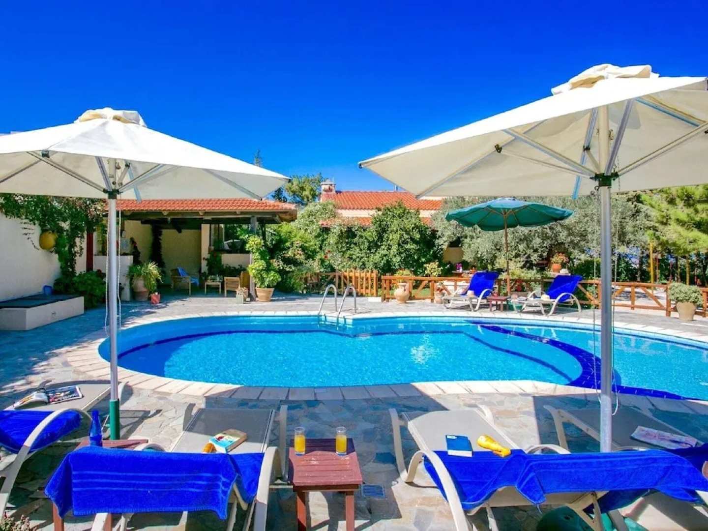 Villa in Heraklion With Private Pool & Beaches