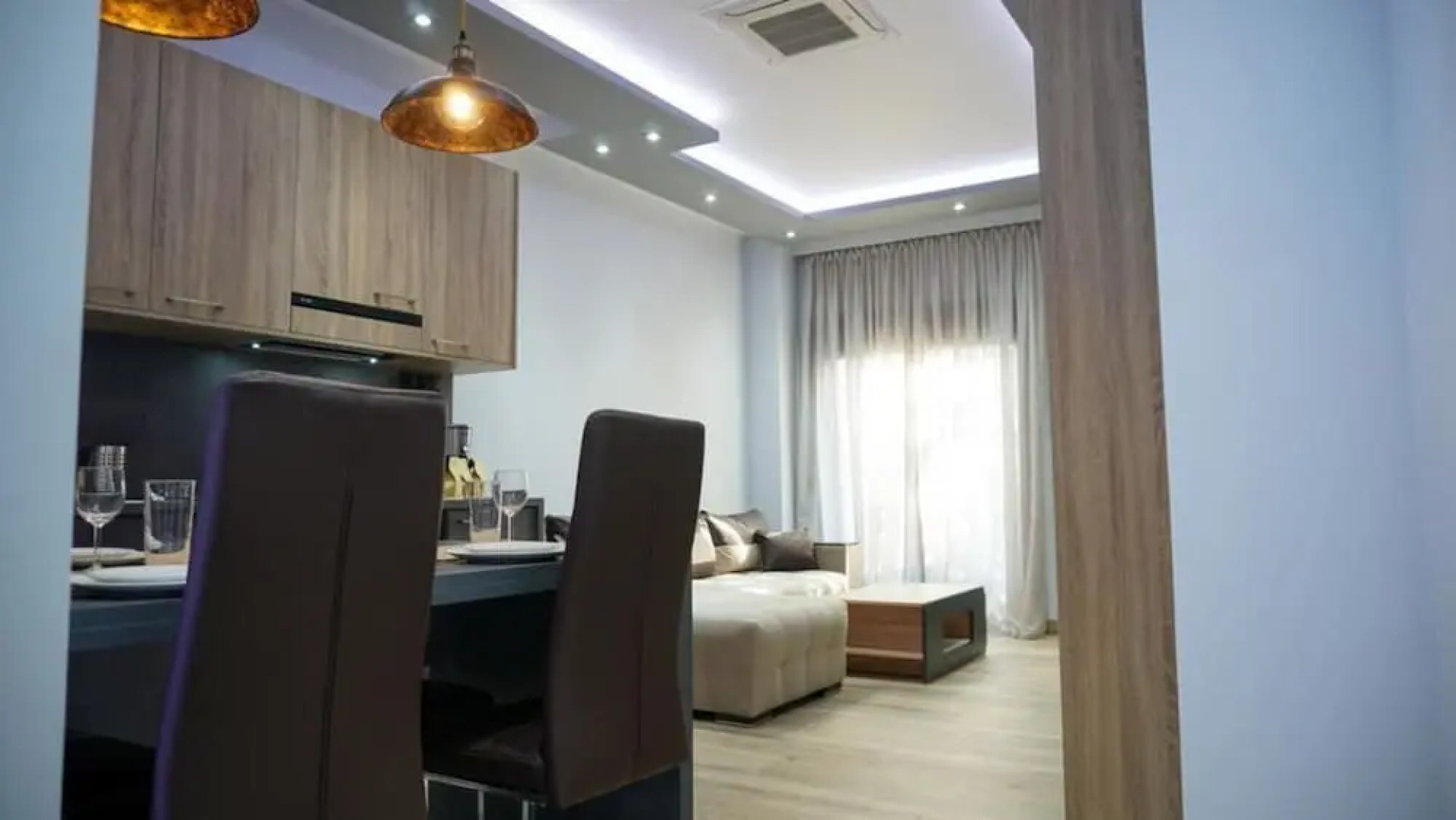 1 Bed Apartment - Sleeps 4 - Parking, Wifi