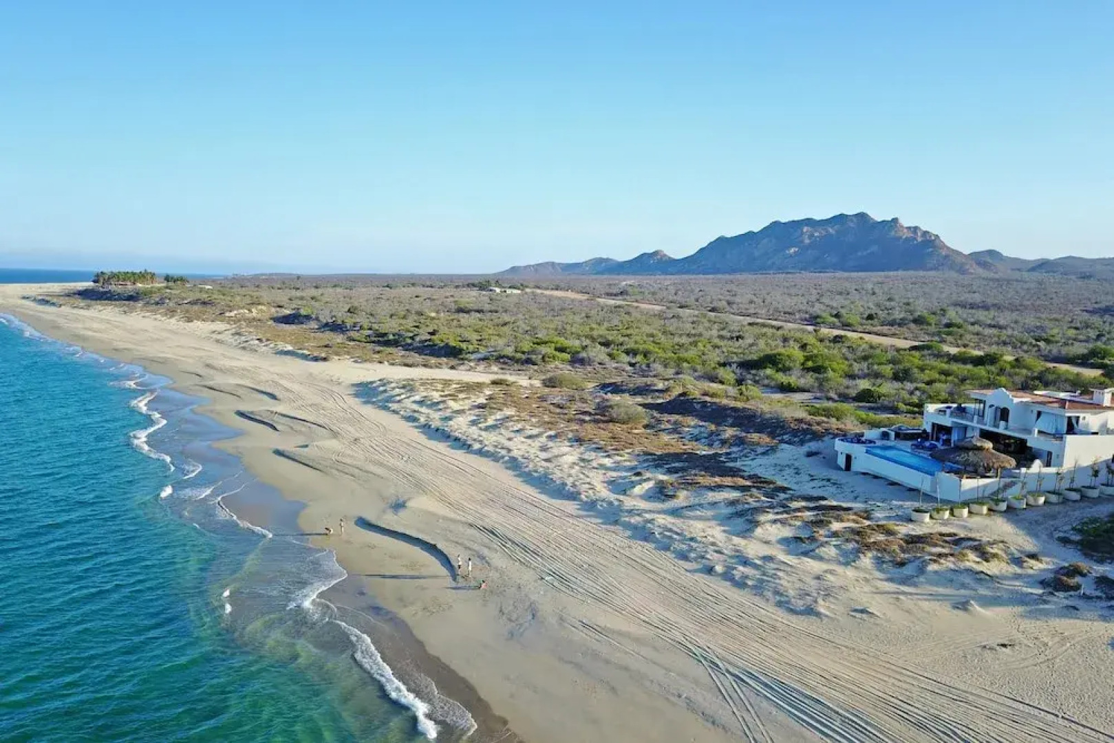 Oceanfront Getaway Near Cabo Pulmo: Villa Bahia de los Frailes