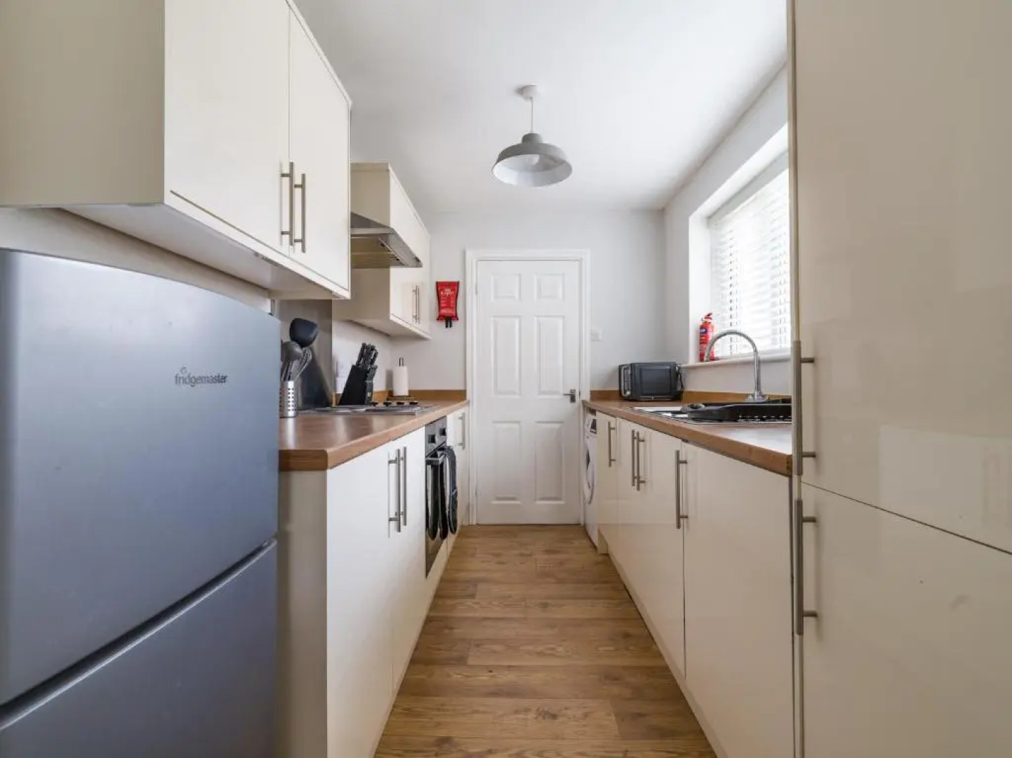 East House-sleeps 5-pet Friendly-garden - Parking