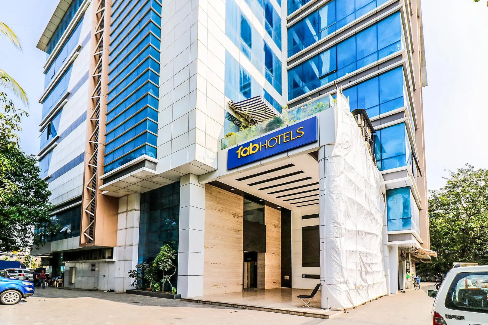 FabHotel Aksa International