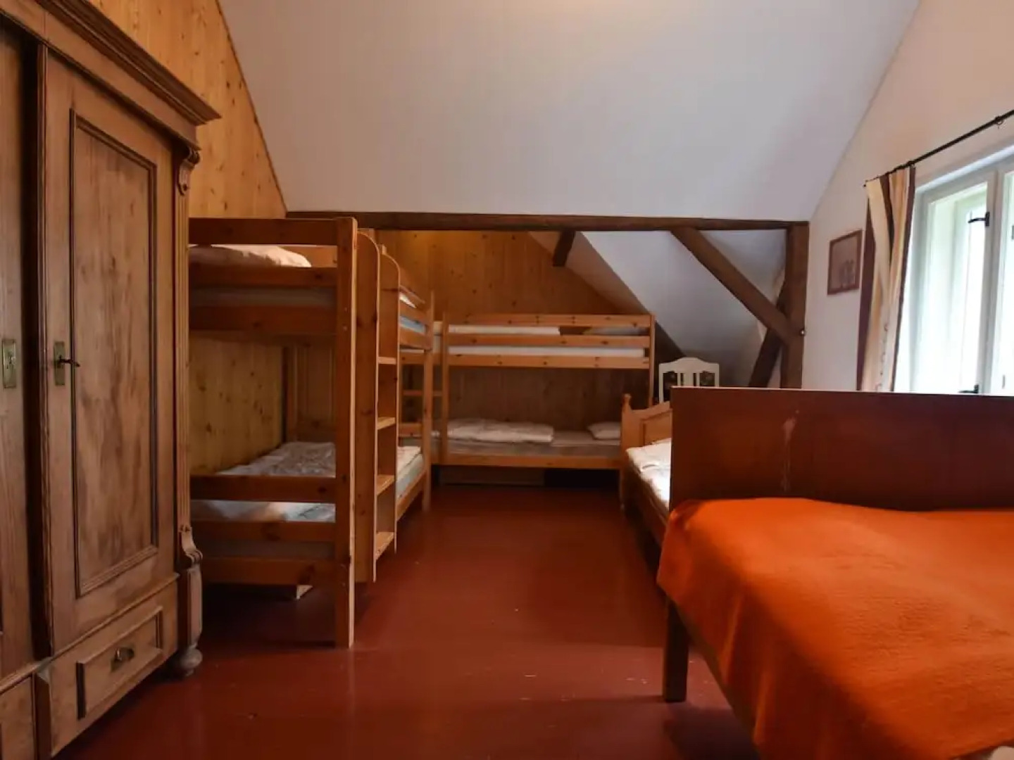 Spacious Holiday Home in Zlata Olesnice