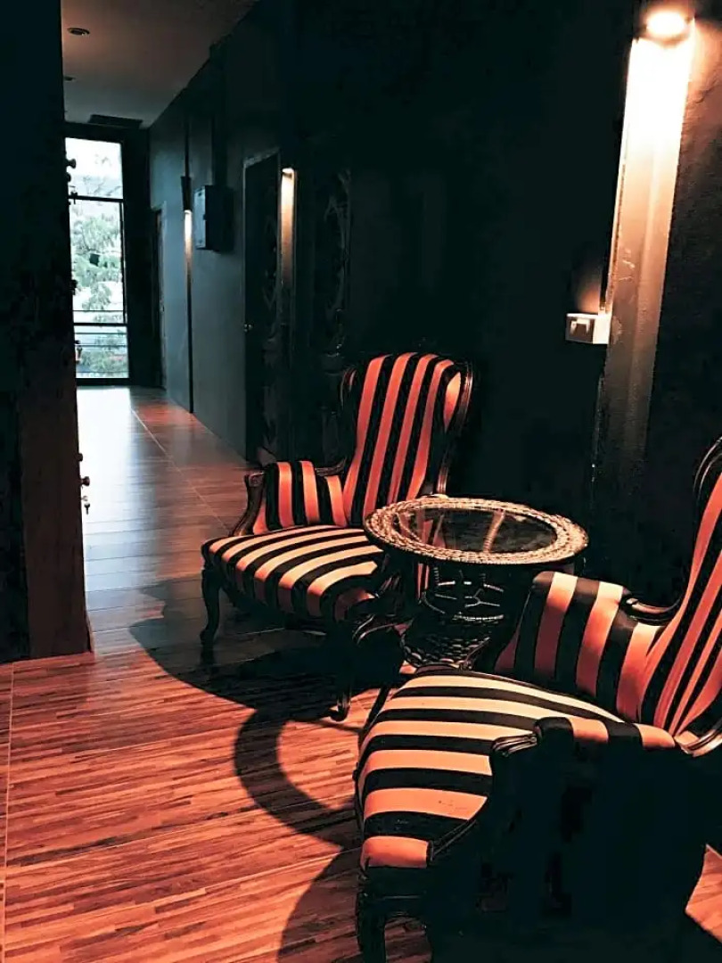 Lipe - Bloom Cafe and Hostel