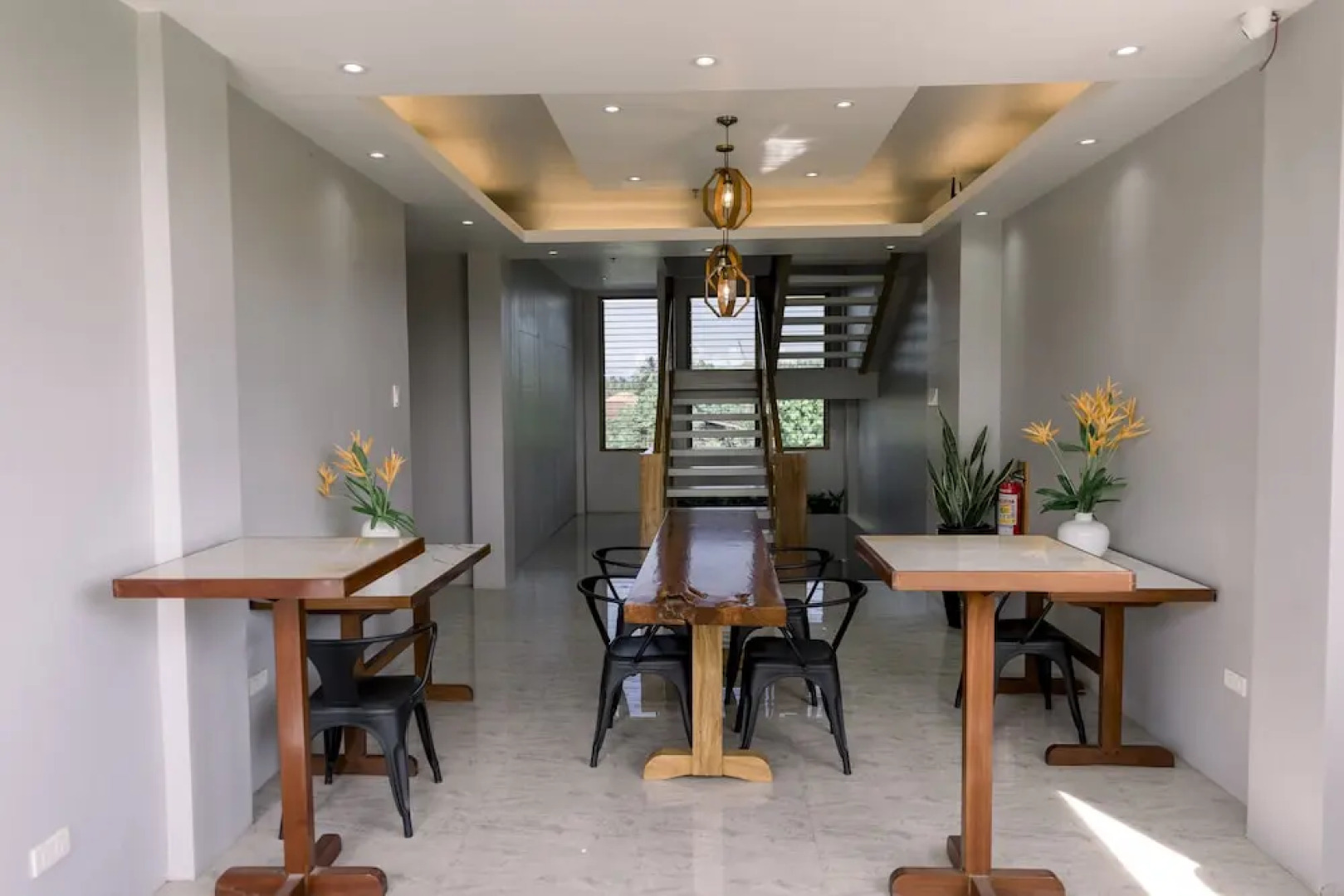 Madonna Hometel and Suites New Pandan