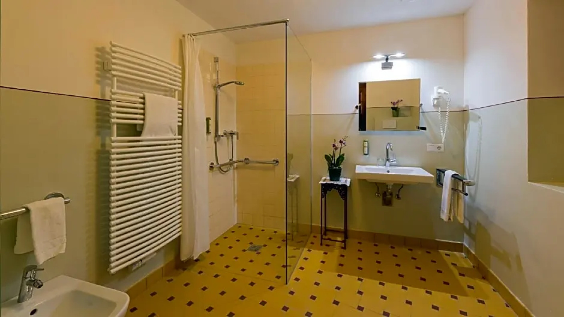 Hotel Lago di Braies