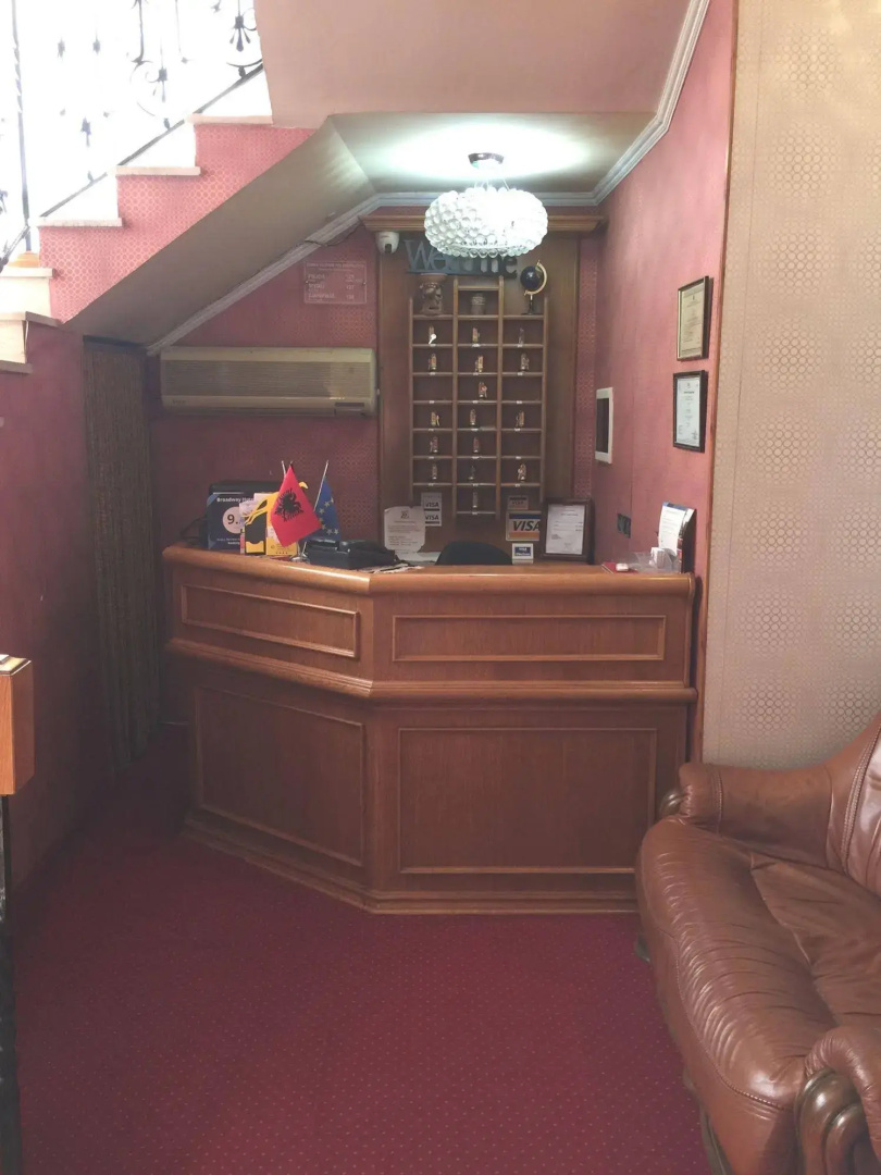 Broadway Hotel