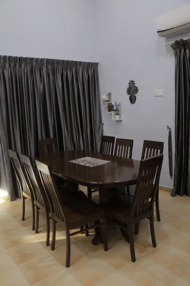 TRAVELORE.MY Homestay Villa D'Lagos