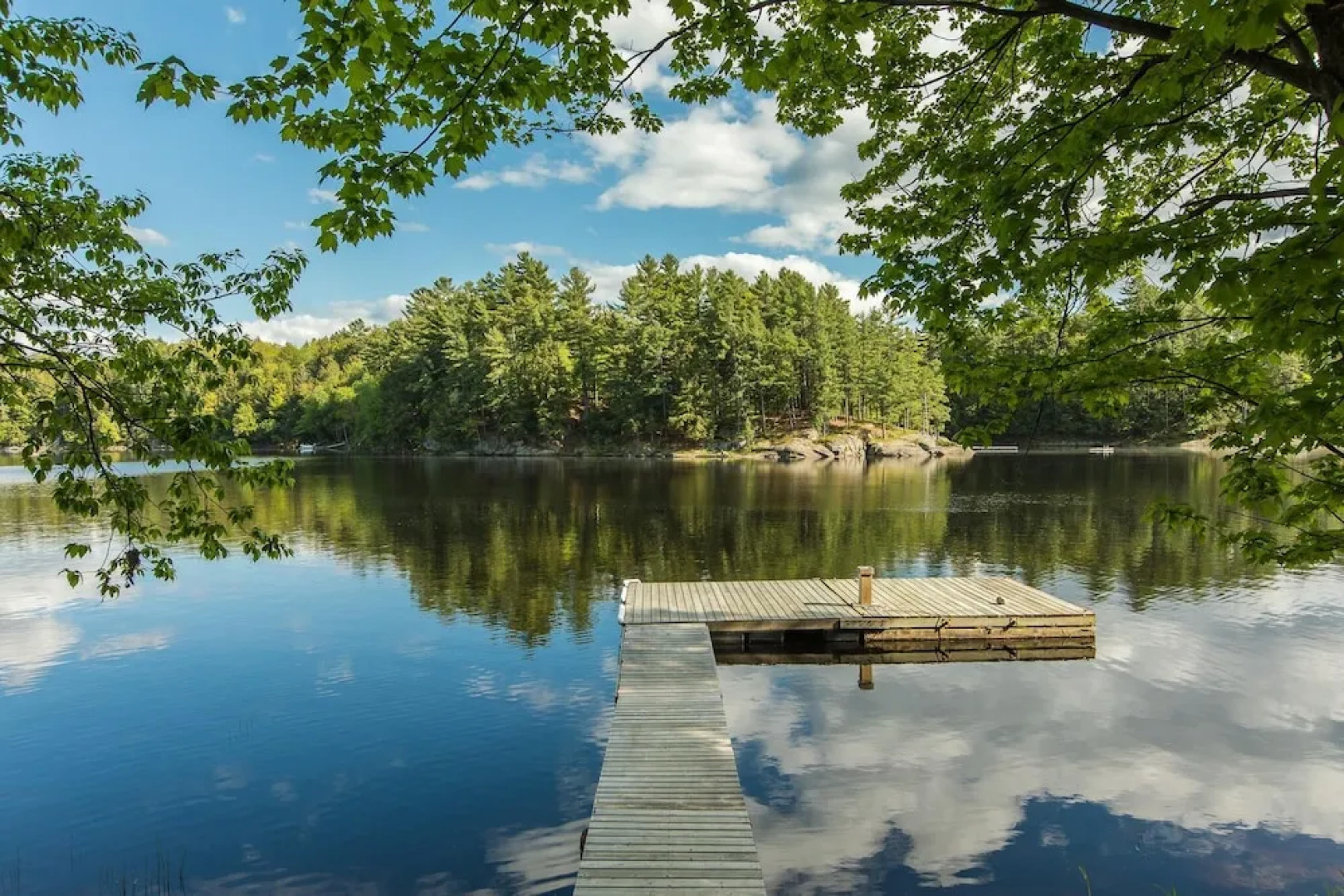 Daydreams Cottage~Beautiful 5 Bed 2 Bath Cottage on Brandy Lake