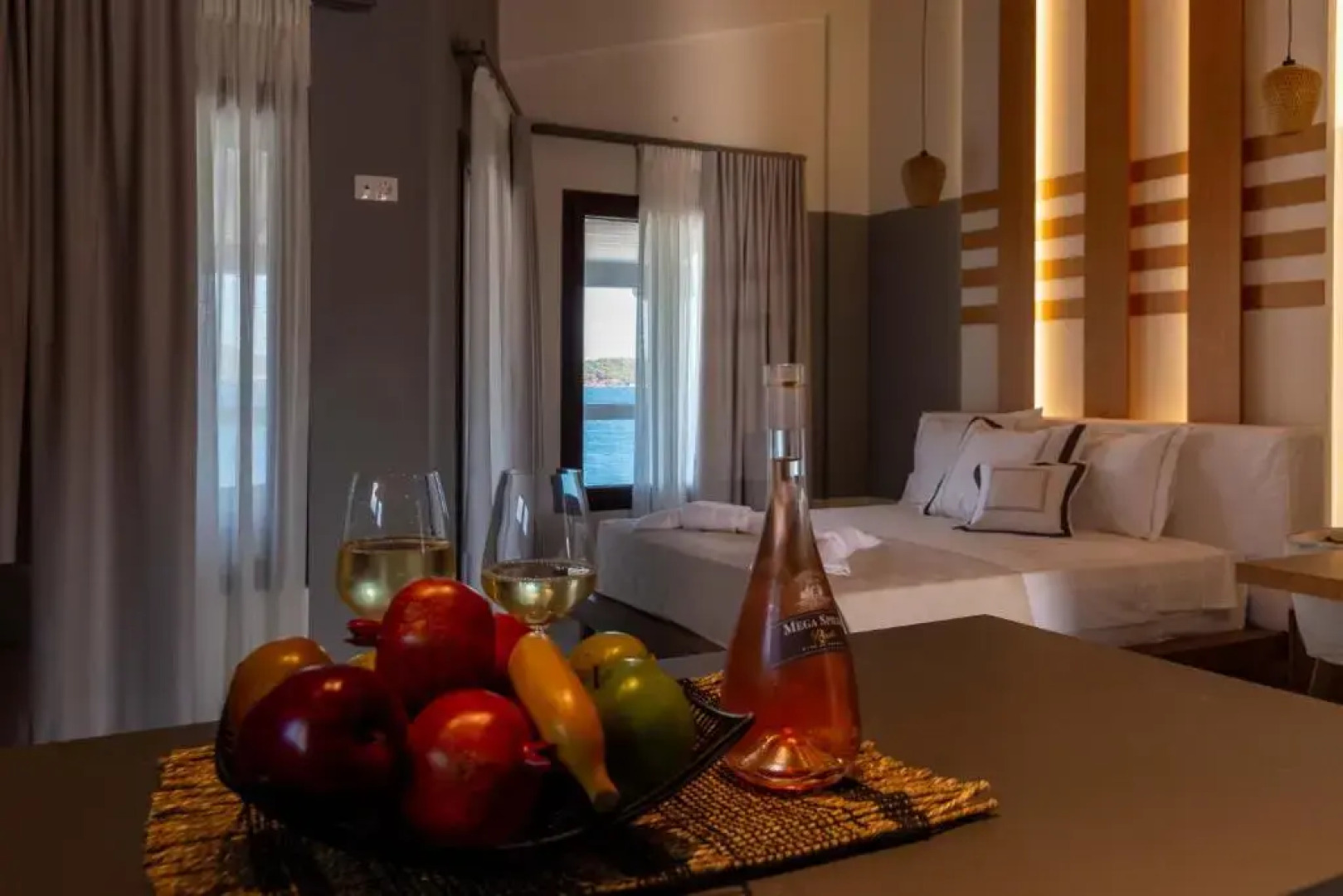 Trizonia Beach Hotel