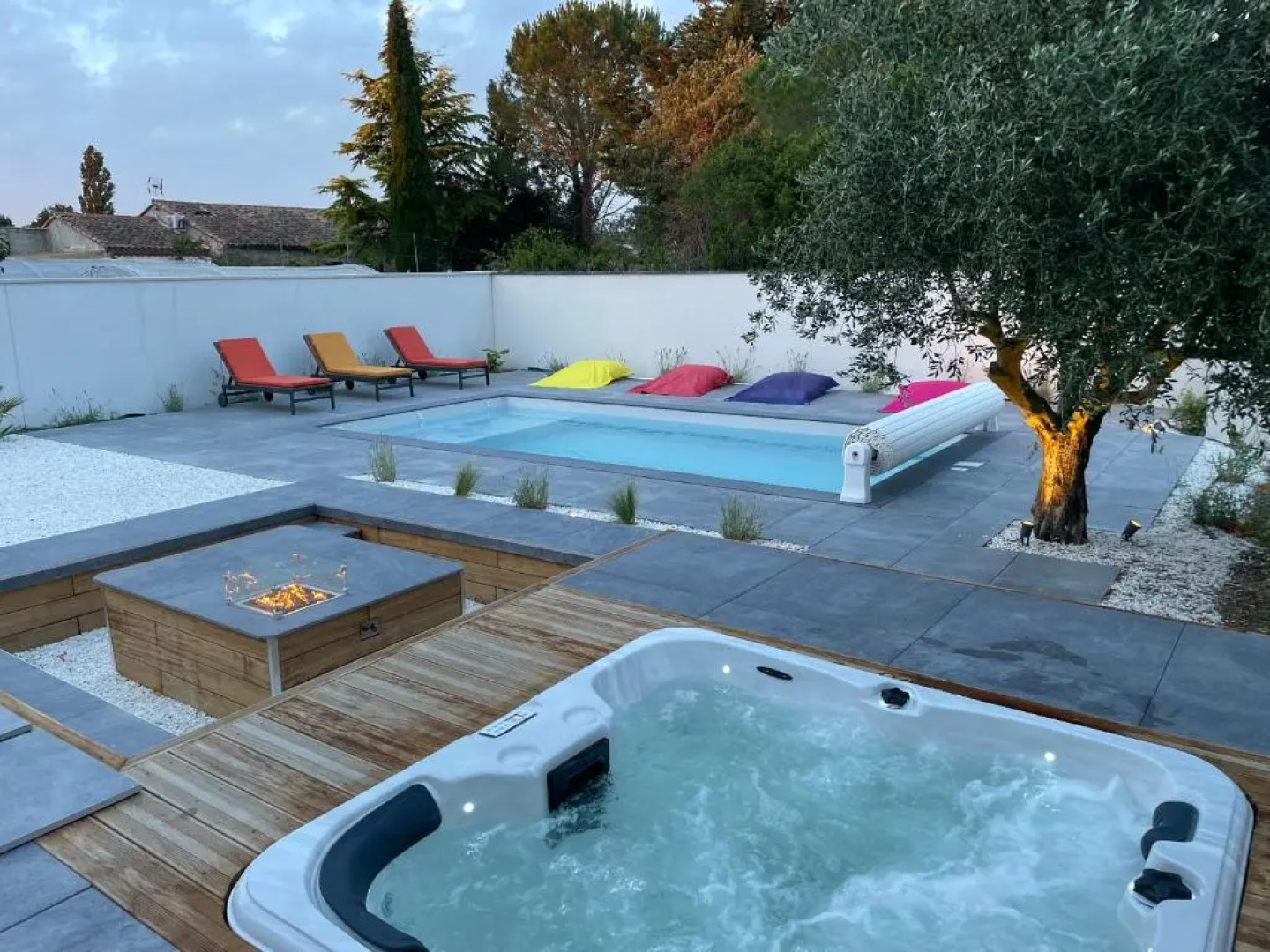 Magnifique villa avec piscine / jacuzzi / brasero