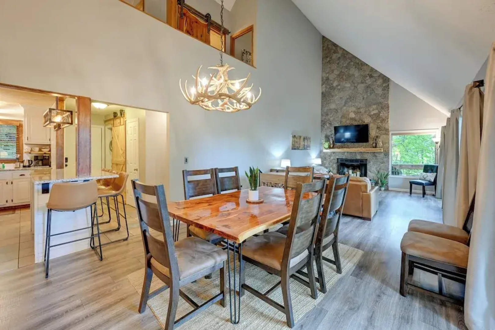 Sapphire Valley Cabin w/ Private Mountain Views!
