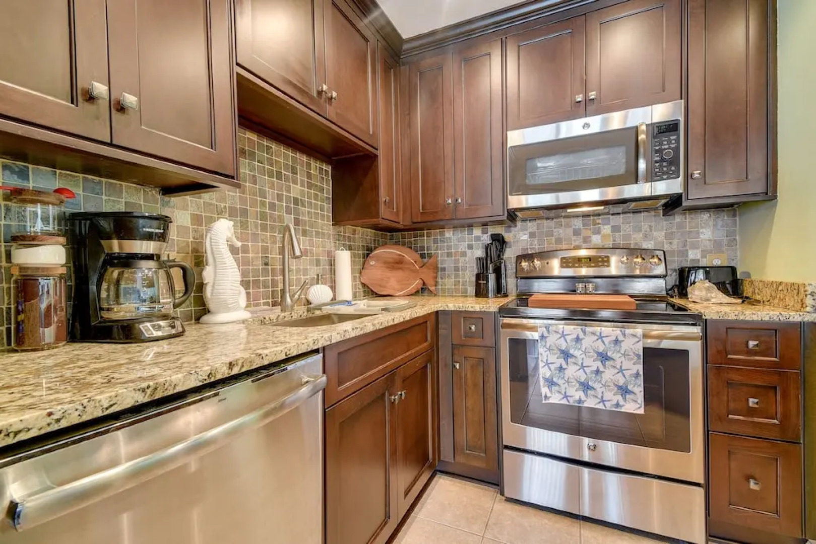 Balcony, Pool & Hot Tub: Little River Condo!