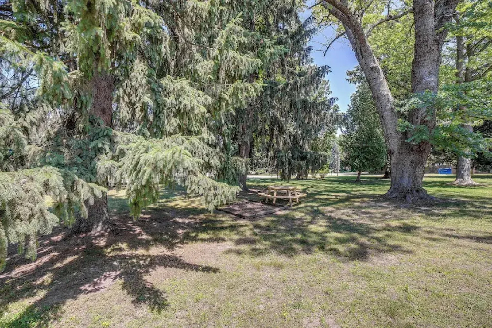 Walk to Lake Michigan - South Haven Condo!