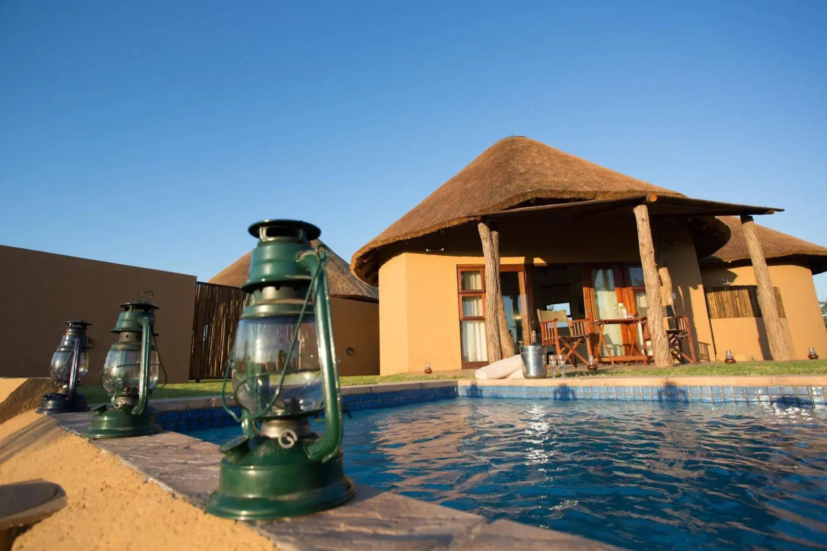 Mopane Bush Lodge