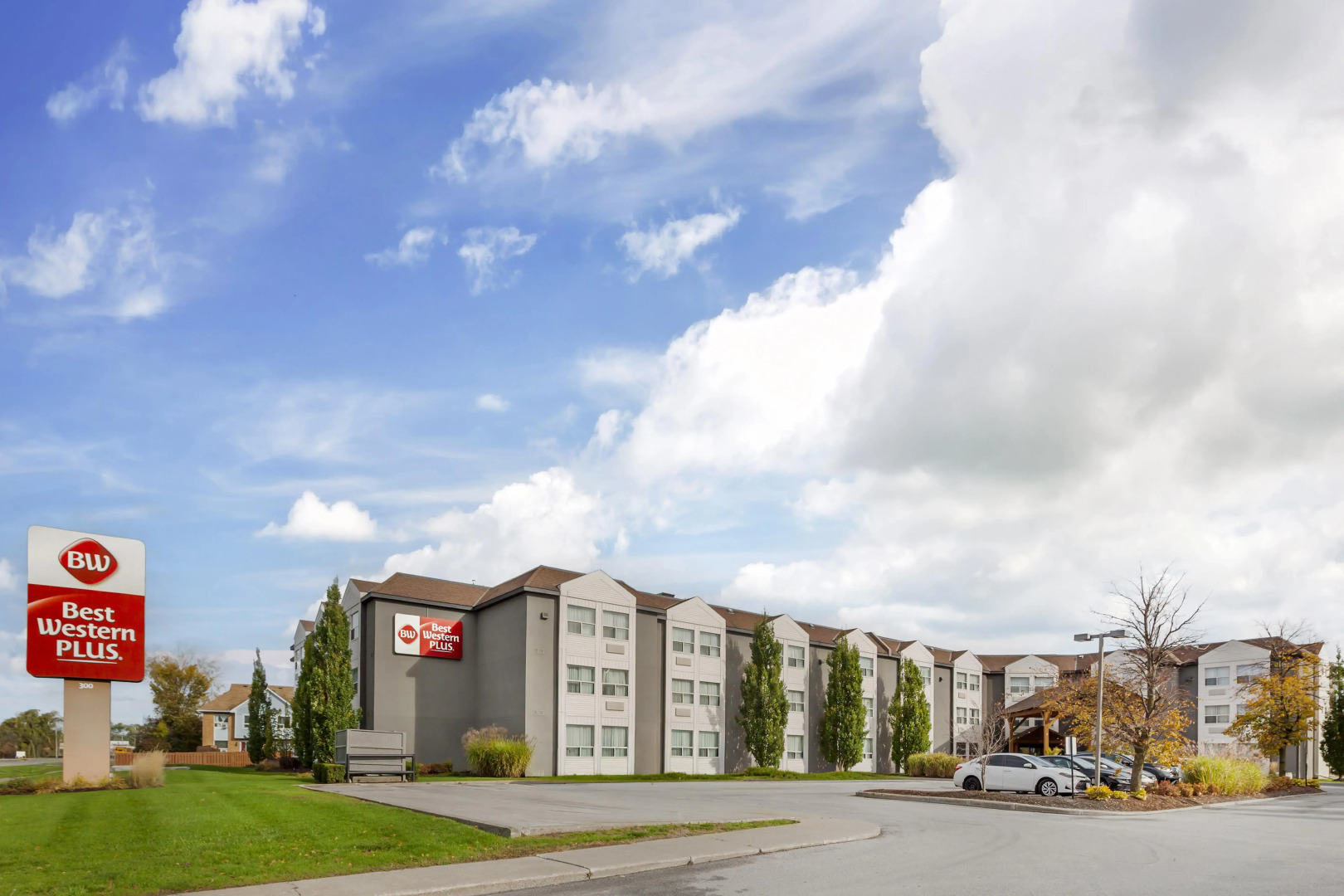 Best Western Plus Rose City Suites