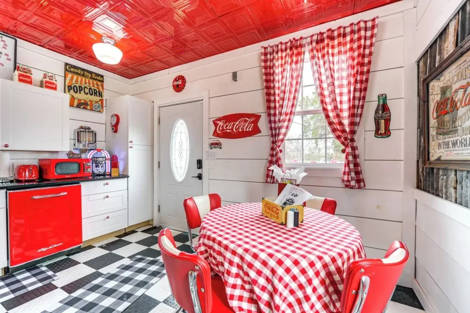 Fifties Diner-style Llano Home w/ Shared Fire Pit