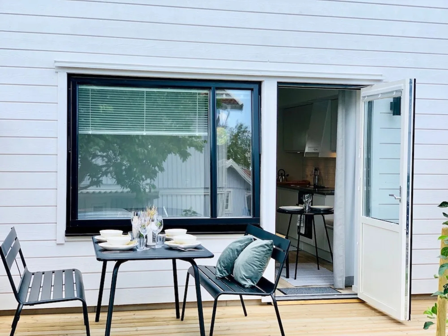 Easy Livin Apartment Hotel by Stubor