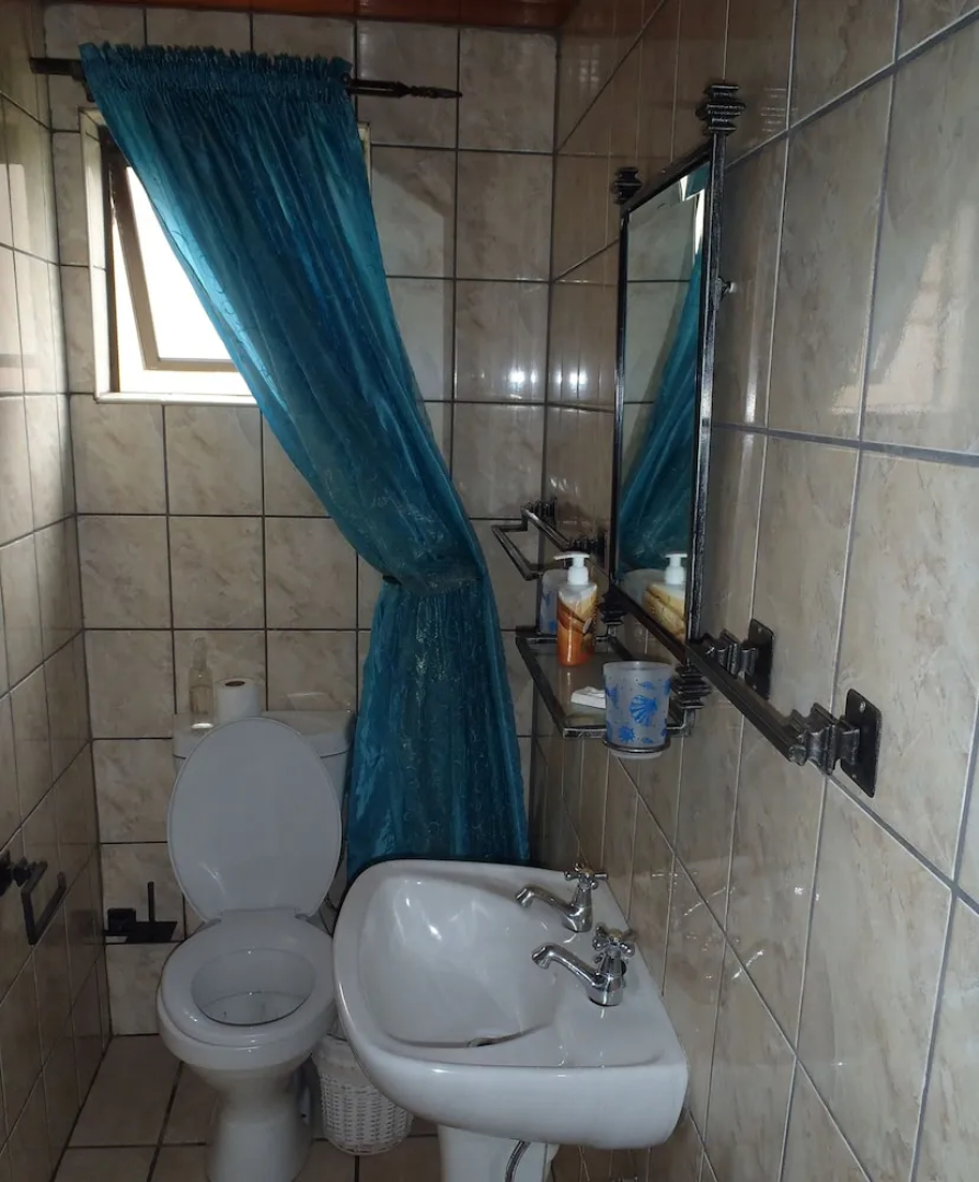 C-Mew Guesthouse