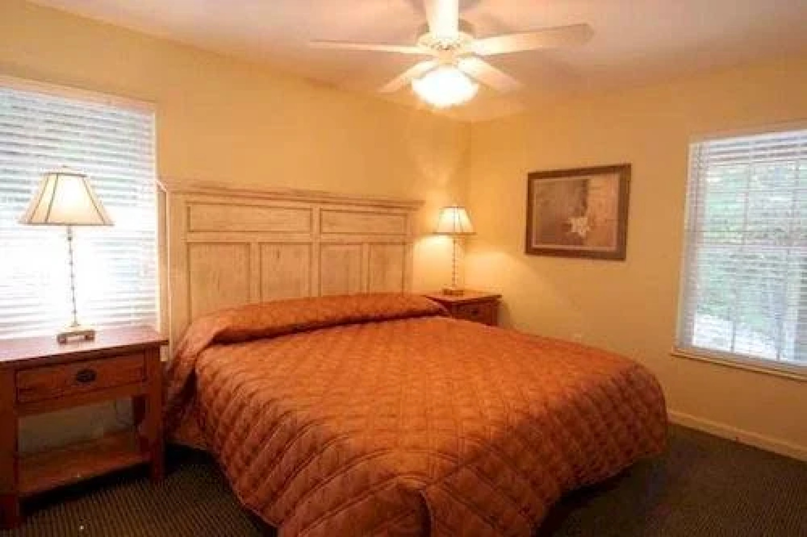 Lakeside Resort-the Holly Suites