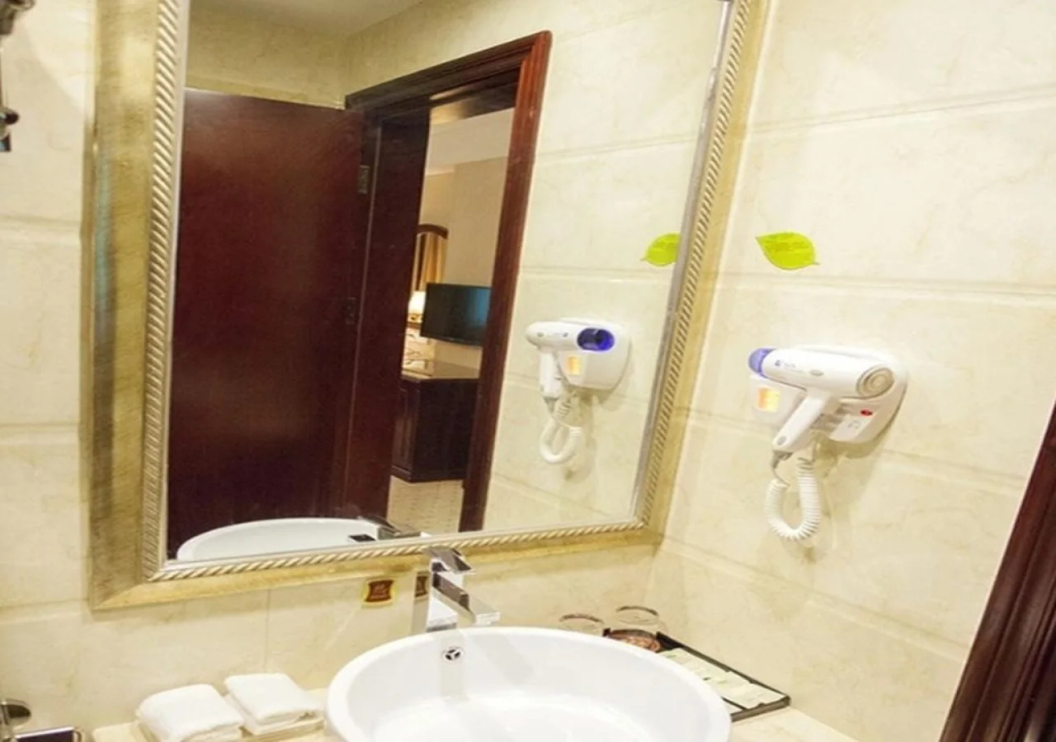 Zhoukou Binjiang International Hotel