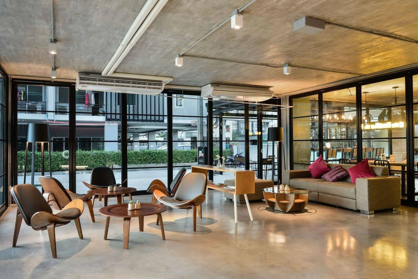 De Botan Srinakarin Hotel & Residence