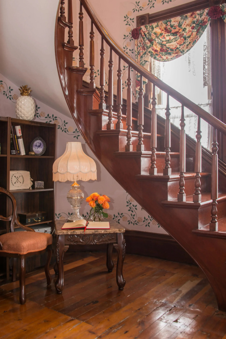 Sutherland House Victorian Bed & Breakfast