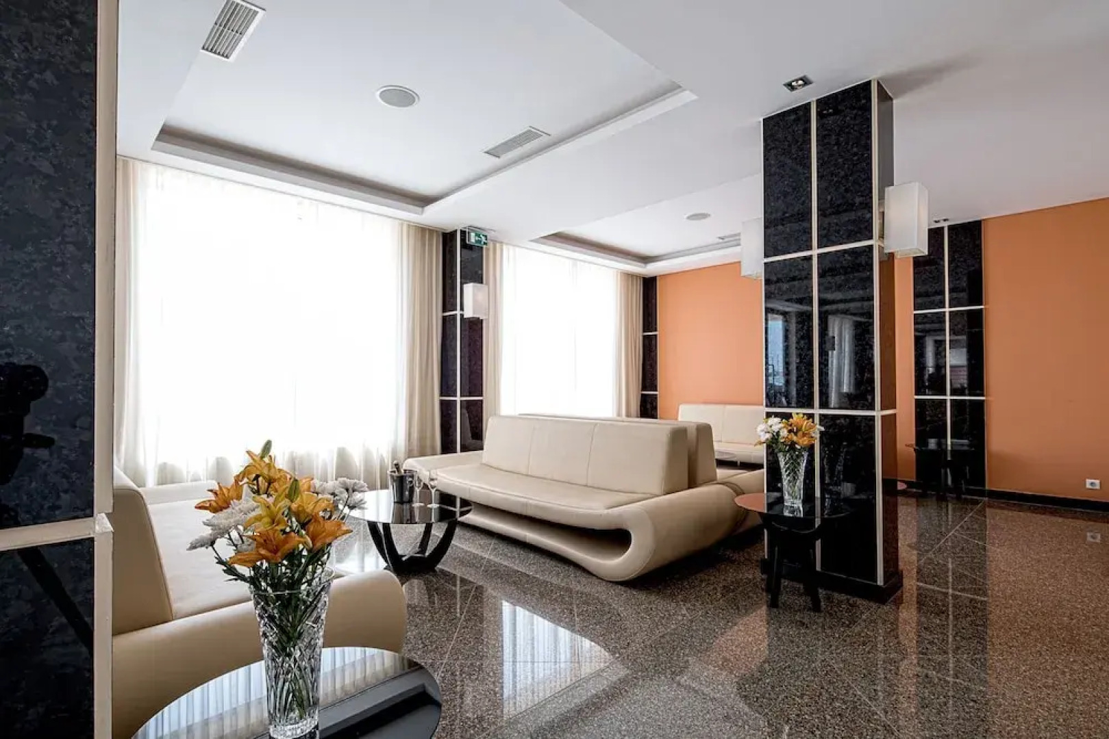 iu Hotel N'dalatando