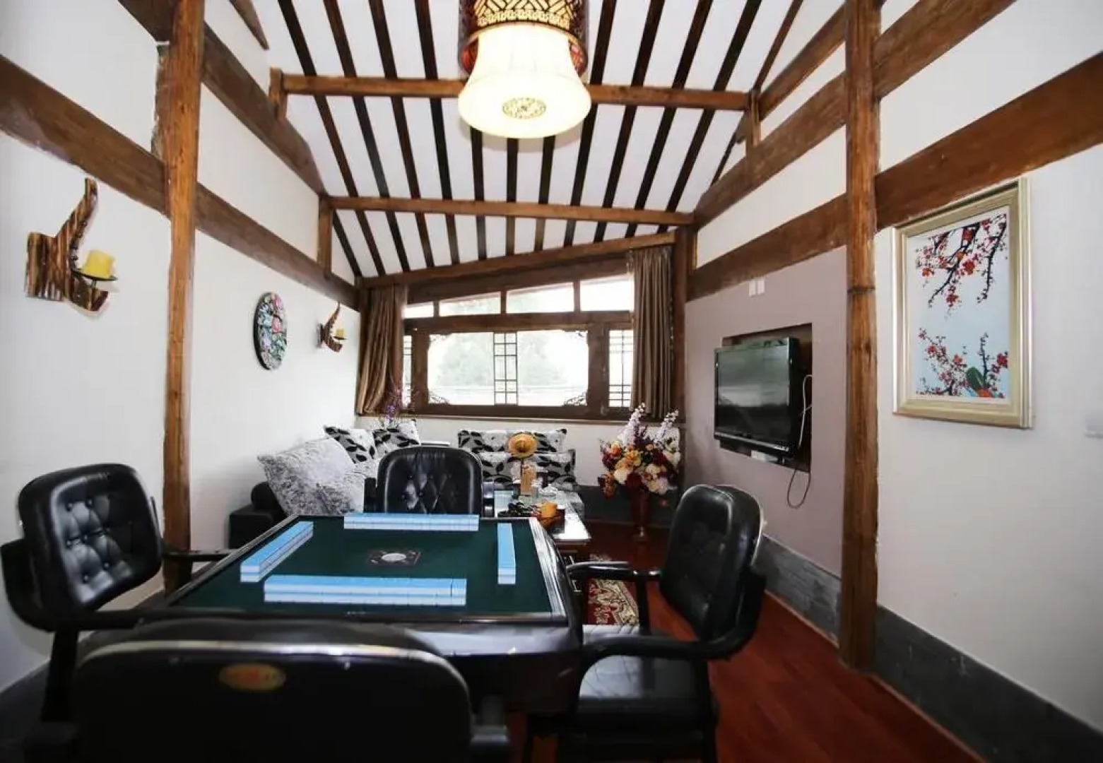 Snow Field Sunshine Inn