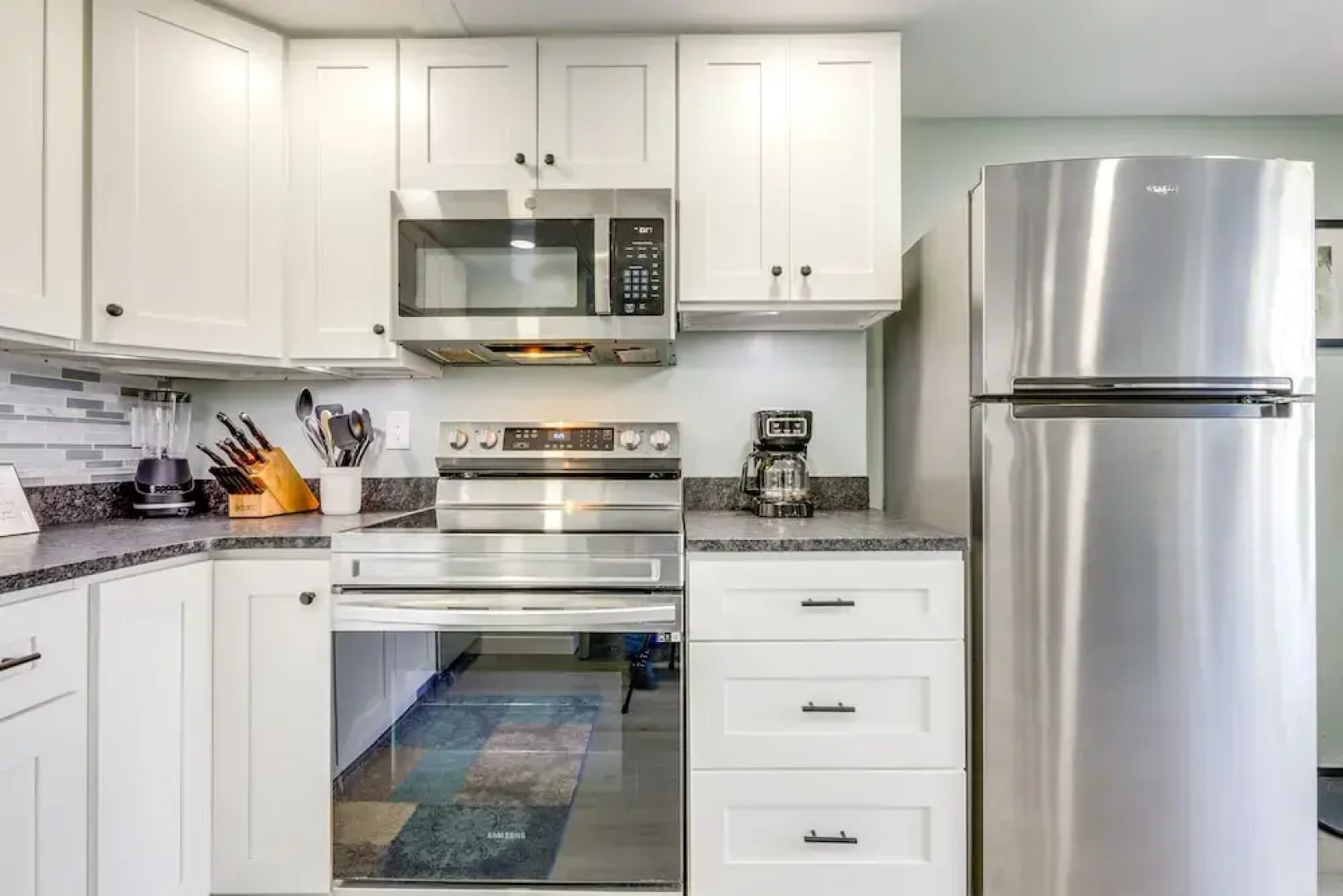 Close to Colleges: Worcester Apt w/ Lake Access!